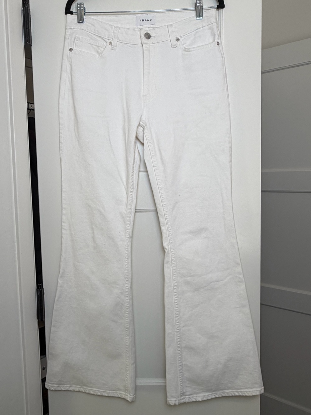 Frame White Flared Denim Jeans (28)